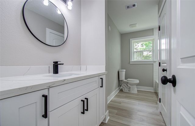 1105 Redberry Hill Road, Baytown, TX 77521