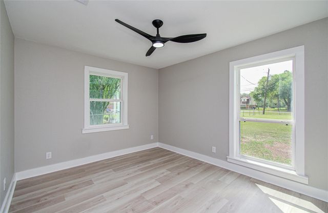 1105 Redberry Hill Road, Baytown, TX 77521