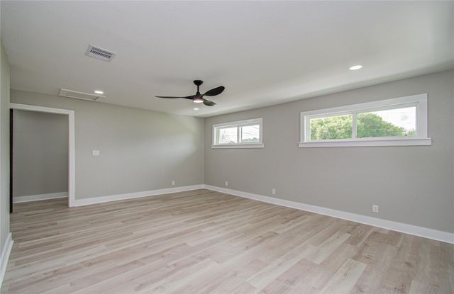 1105 Redberry Hill Road, Baytown, TX 77521