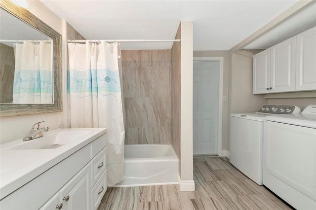 1219 65TH STREET NW, Bradenton, FL 34209