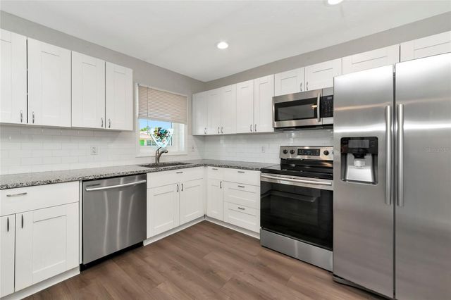 1219 65TH STREET NW, Bradenton, FL 34209