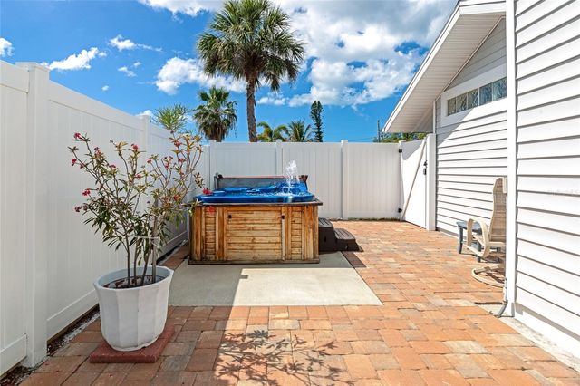 1219 65TH STREET NW, Bradenton, FL 34209