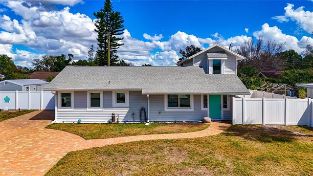 1219 65TH STREET NW, Bradenton, FL 34209