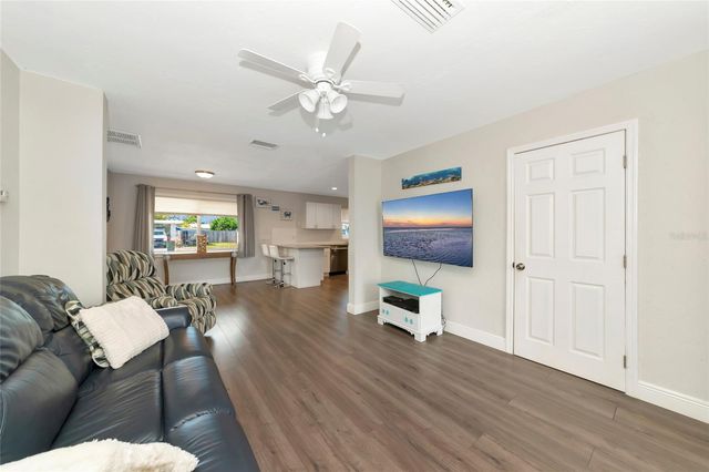 1219 65TH STREET NW, Bradenton, FL 34209