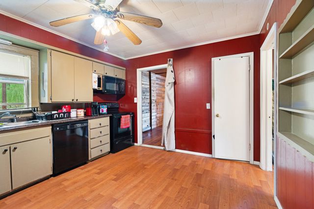 330 Young Street, Blossom, TX 75416