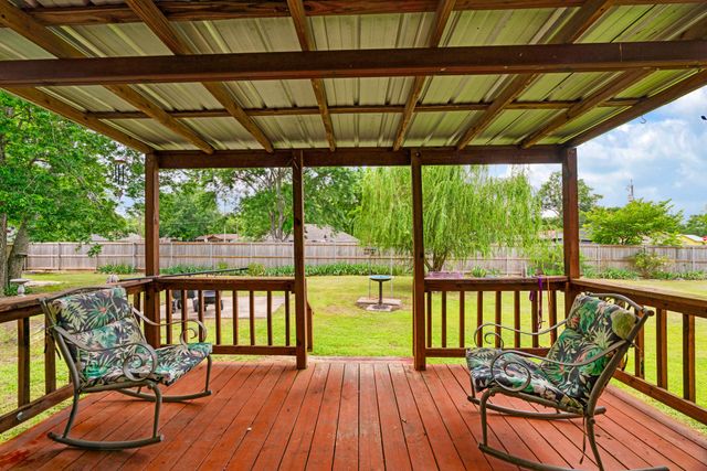 330 Young Street, Blossom, TX 75416