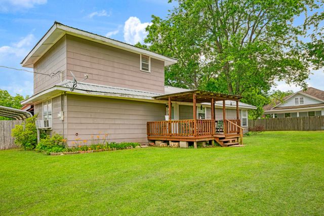 330 Young Street, Blossom, TX 75416