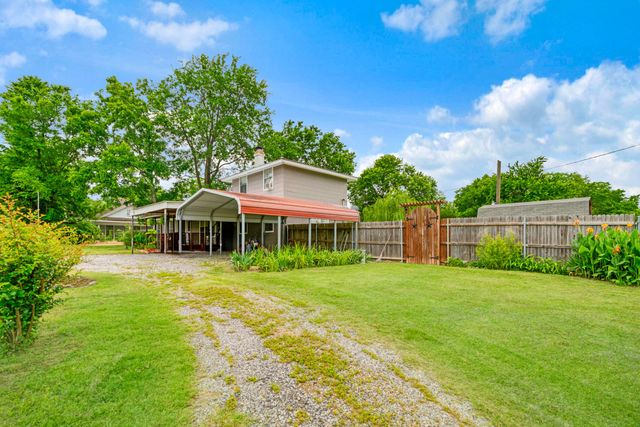 330 Young Street, Blossom, TX 75416