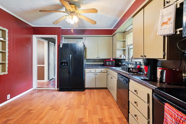 330 Young Street, Blossom, TX 75416