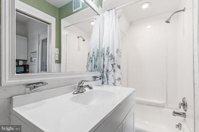 1513 OREGON PIKE, Lancaster, PA 17601