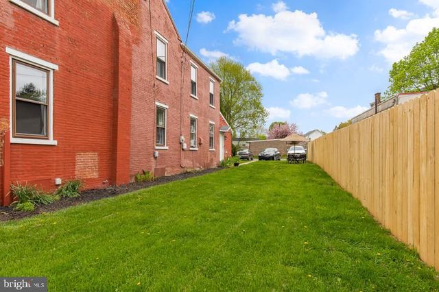1513 OREGON PIKE, Lancaster, PA 17601