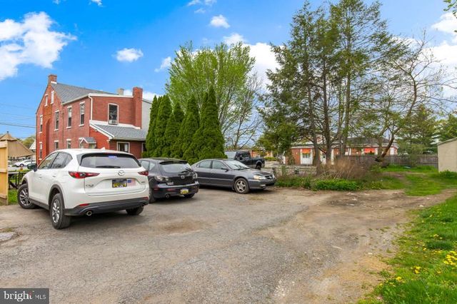 1513 OREGON PIKE, Lancaster, PA 17601