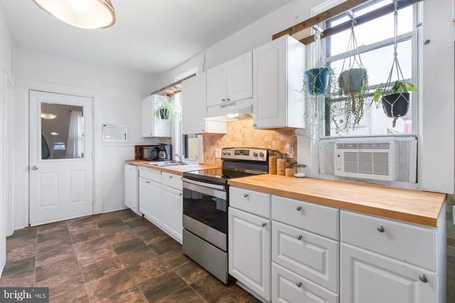 1513 OREGON PIKE, Lancaster, PA 17601