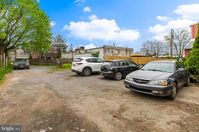 1513 OREGON PIKE, Lancaster, PA 17601