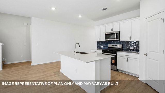 1809 Dandy Brush DR, Leander, TX 78641