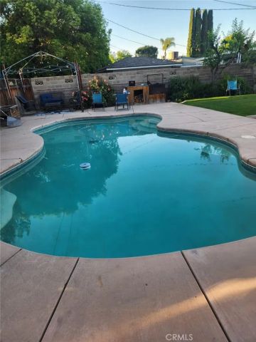 2429 C, Bakersfield, CA 93301