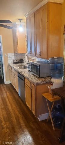2429 C, Bakersfield, CA 93301