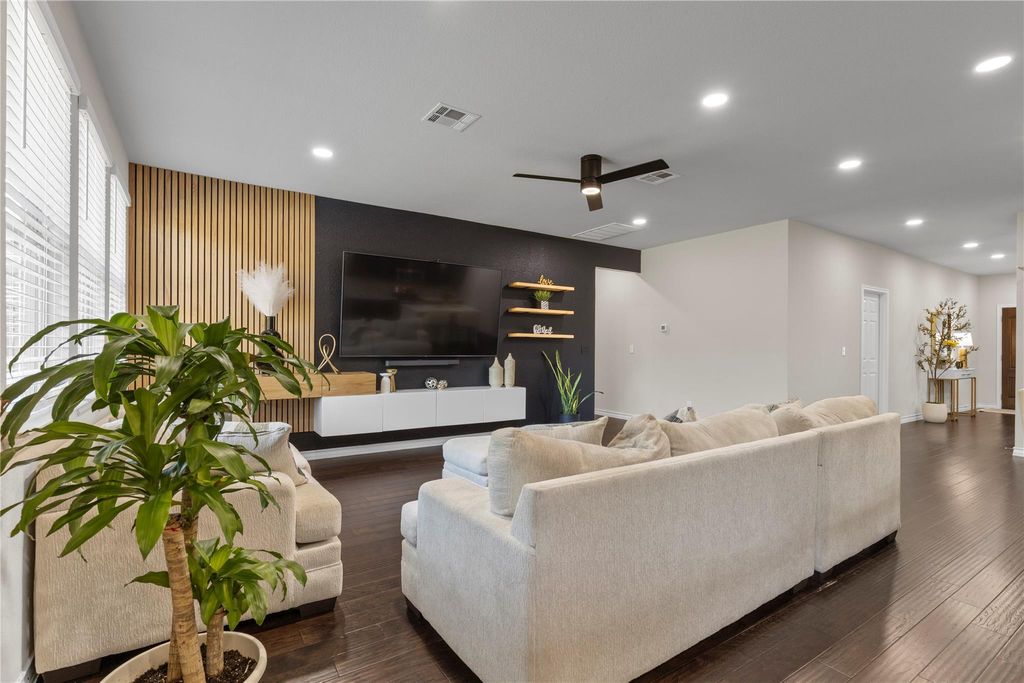 501 LIMESTONE RD, Liberty Hill, TX 78642