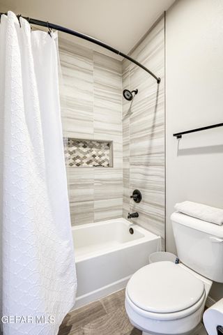 1758 LARKLEBY Street, El Paso, TX 79911