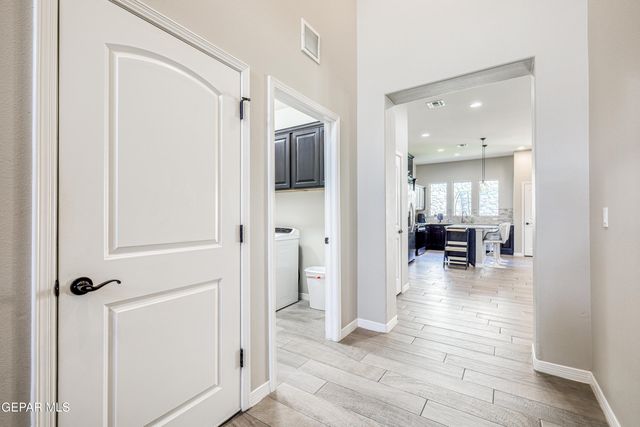 1758 LARKLEBY Street, El Paso, TX 79911