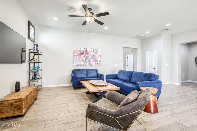 1758 LARKLEBY Street, El Paso, TX 79911