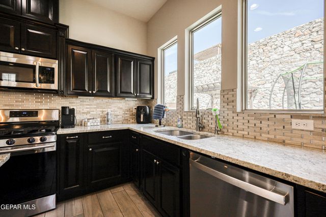 1758 LARKLEBY Street, El Paso, TX 79911