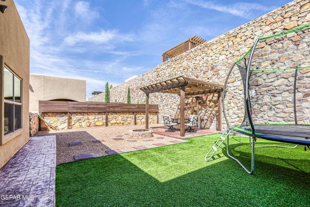 1758 LARKLEBY Street, El Paso, TX 79911