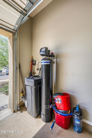 1758 LARKLEBY Street, El Paso, TX 79911