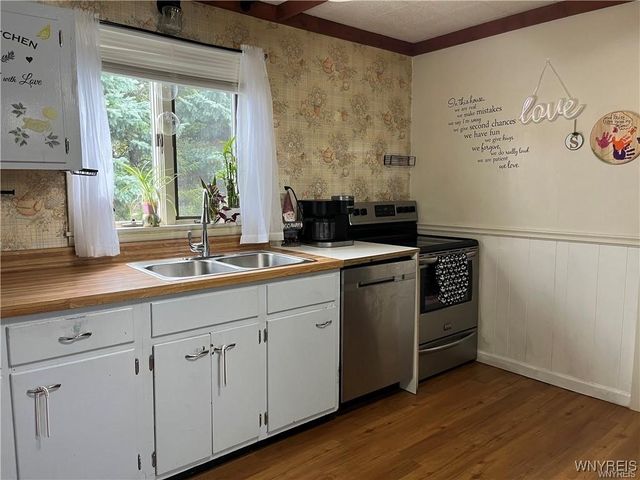 36 Park Avenue, Royalton, NY 14105