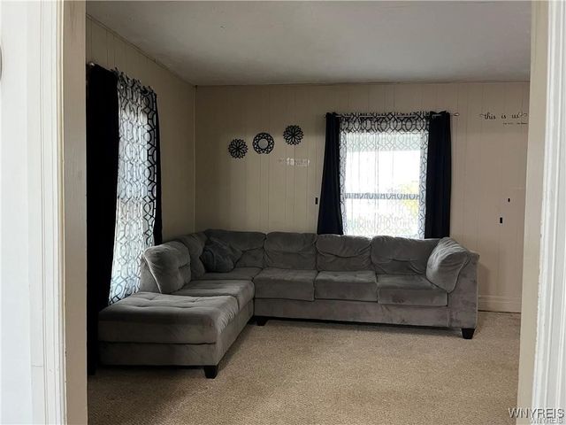 36 Park Avenue, Royalton, NY 14105