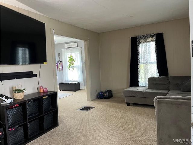 36 Park Avenue, Royalton, NY 14105