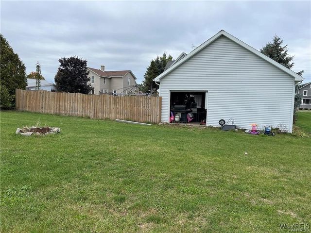 36 Park Avenue, Royalton, NY 14105