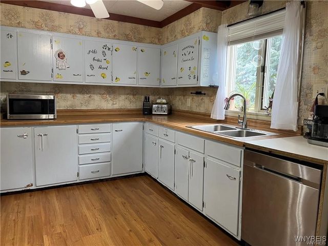 36 Park Avenue, Royalton, NY 14105