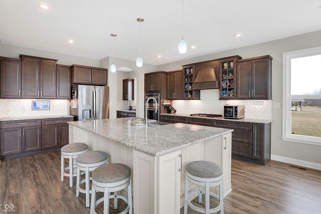 5683 Oakmont Boulevard, Bargersville, IN 46106