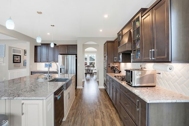 5683 Oakmont Boulevard, Bargersville, IN 46106