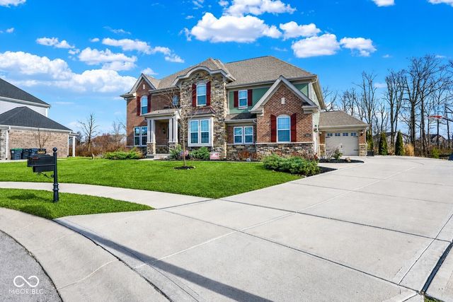 5683 Oakmont Boulevard, Bargersville, IN 46106