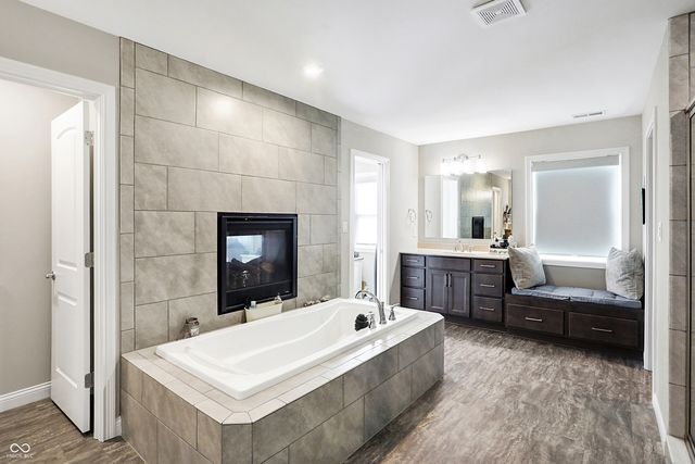 5683 Oakmont Boulevard, Bargersville, IN 46106