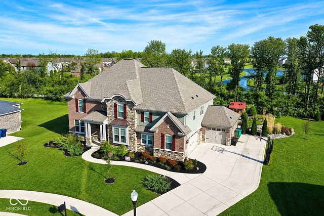 5683 Oakmont Boulevard, Bargersville, IN 46106