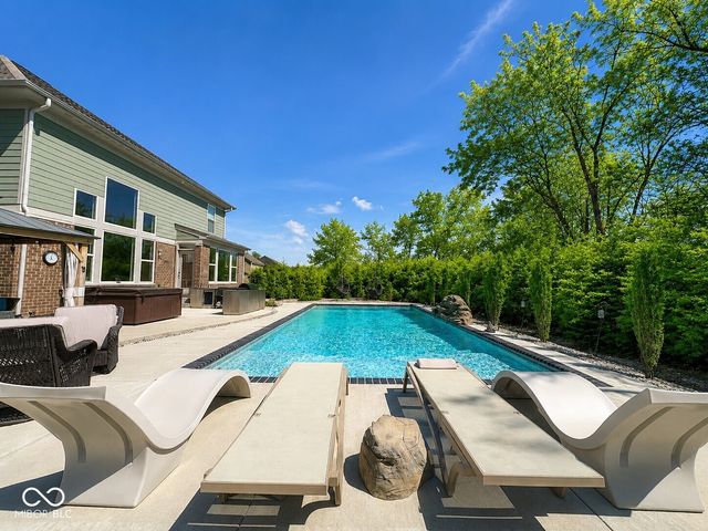 5683 Oakmont Boulevard, Bargersville, IN 46106