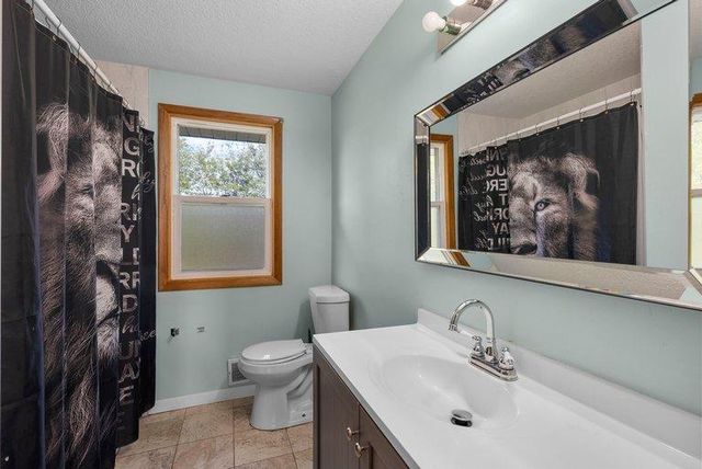 395 Kingston Avenue, Maplewood, MN 55117