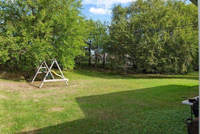 395 Kingston Avenue, Maplewood, MN 55117