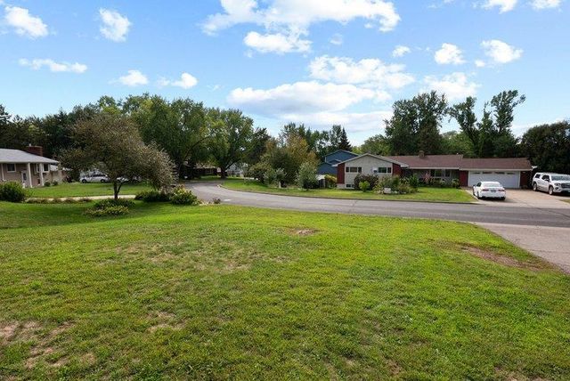 395 Kingston Avenue, Maplewood, MN 55117