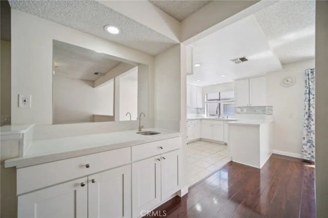 22525 Sherman Way 403, West Hills, CA 91307