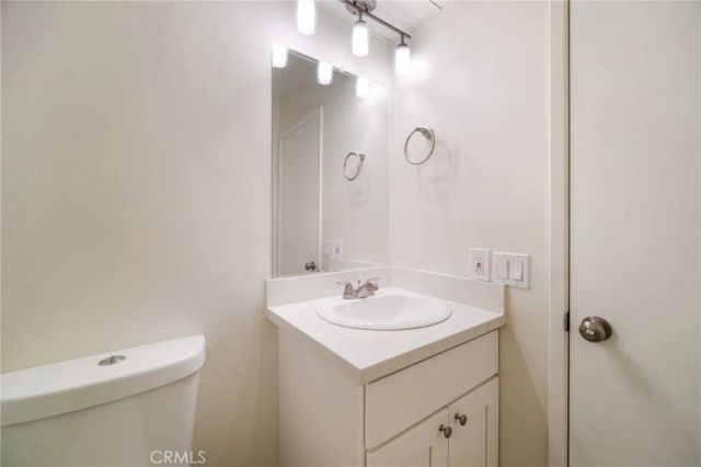 22525 Sherman Way 403, West Hills, CA 91307