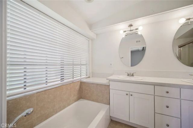 22525 Sherman Way 403, West Hills, CA 91307