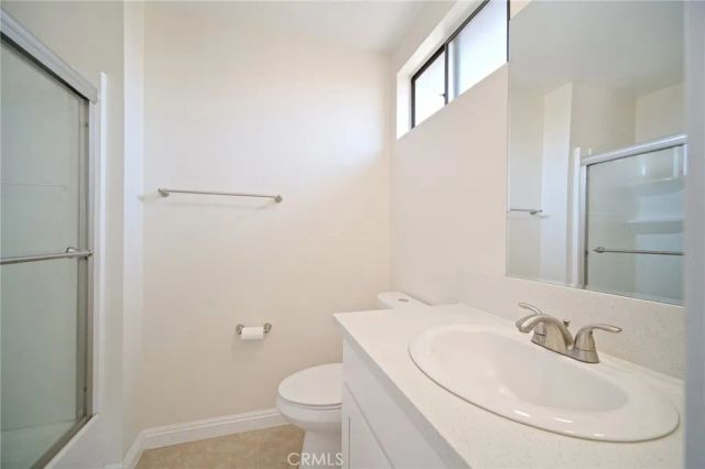 22525 Sherman Way 403, West Hills, CA 91307