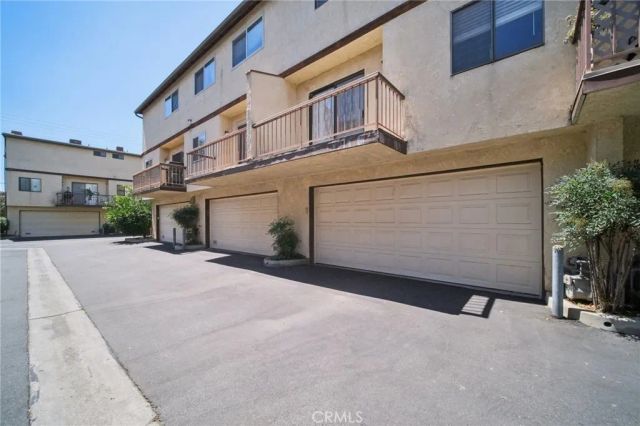 22525 Sherman Way 403, West Hills, CA 91307