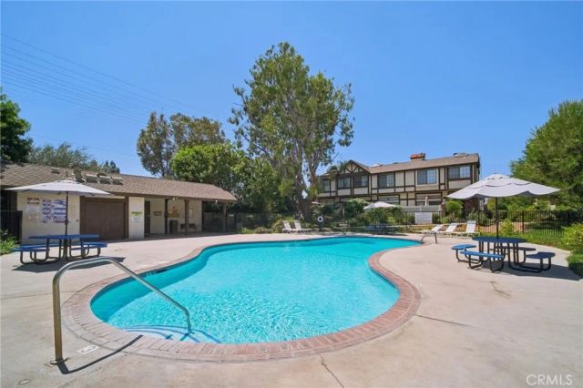 22525 Sherman Way 403, West Hills, CA 91307