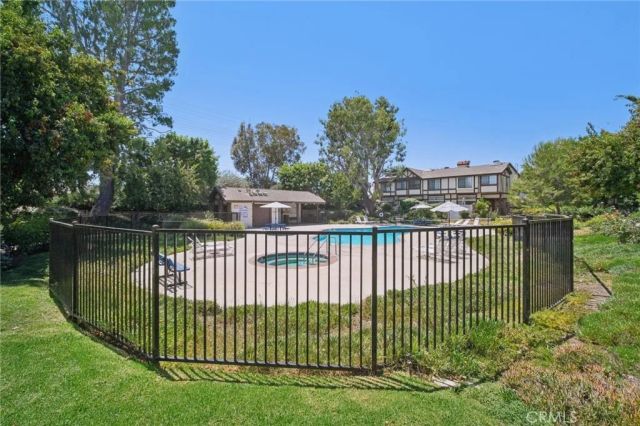 22525 Sherman Way 403, West Hills, CA 91307
