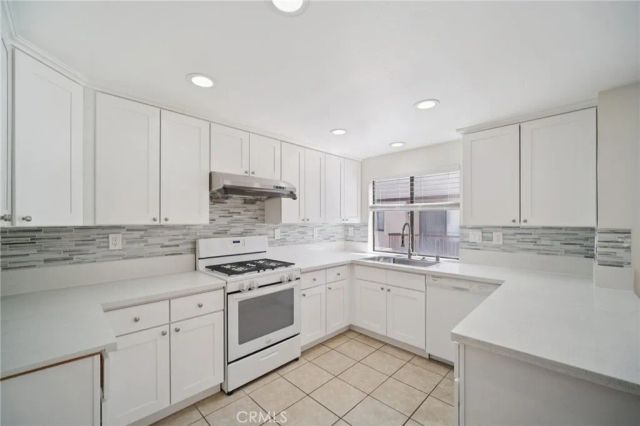 22525 Sherman Way 403, West Hills, CA 91307